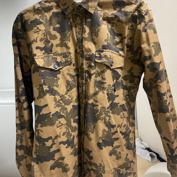 tommy hilfig 카모셔츠