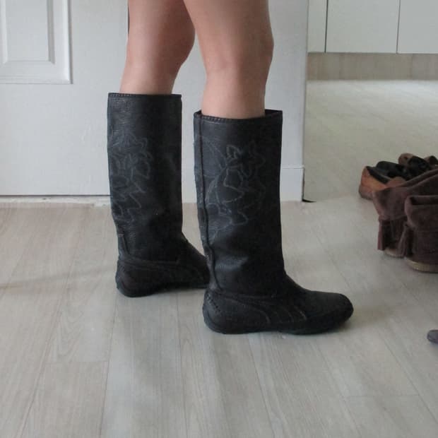 Vintage Puma boots