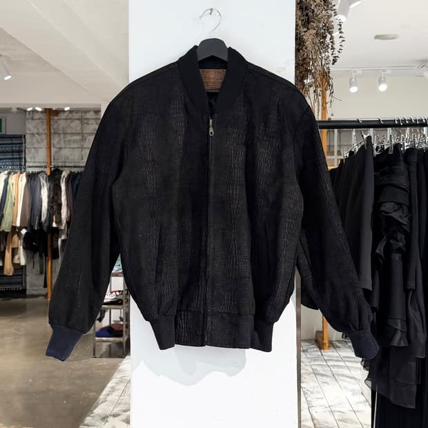 위노하스터 블랙 엘리게이터 텍스쳐 블루종 자켓