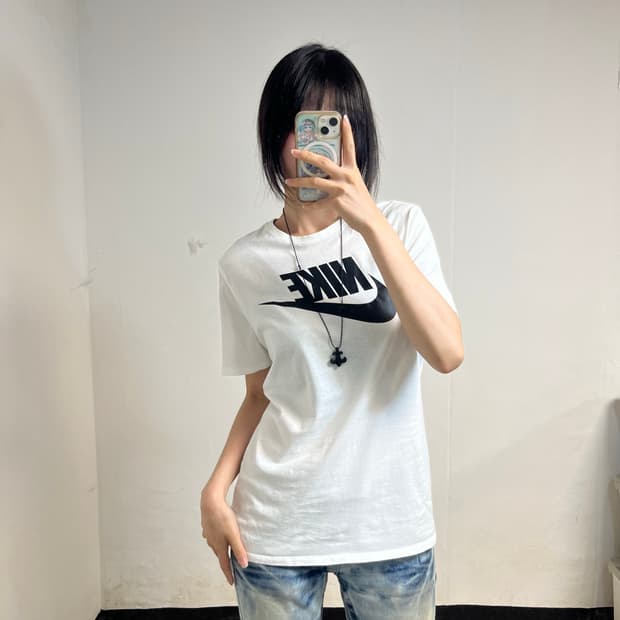 Nike White T-Shirt
