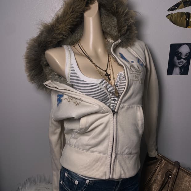 후아유 아이보리 울프죠 후드집업