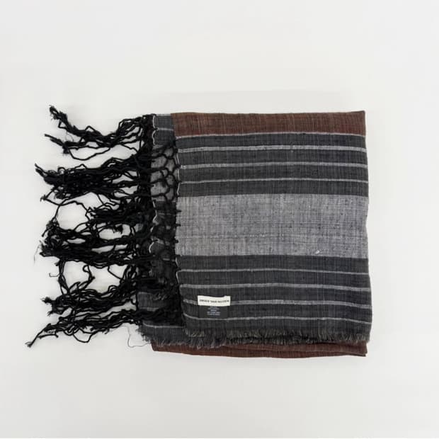 드리스 반 노튼 머플러