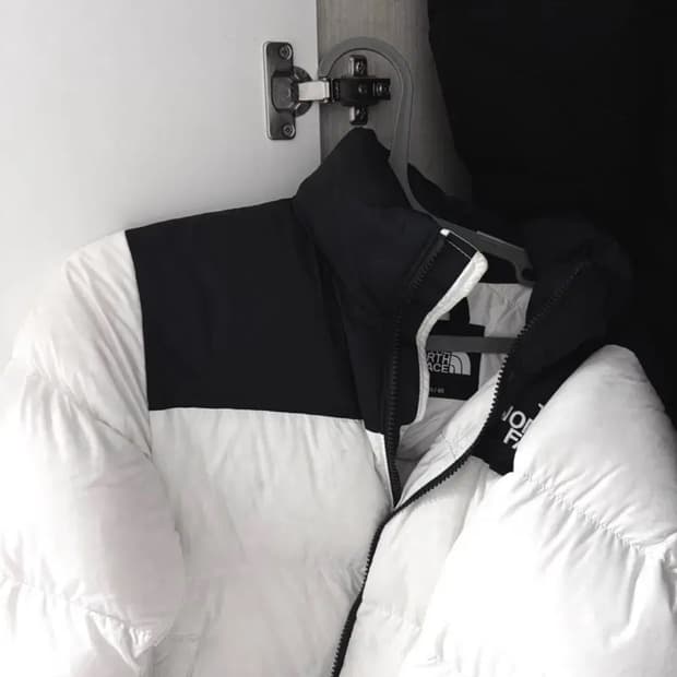 노스페이스 화이트 블랙 패딩