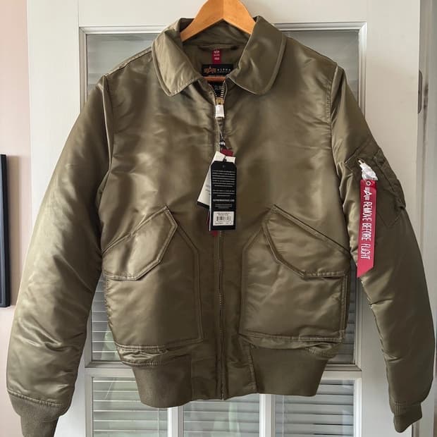 알파 인더스트리 CWU 45/P 플라이트 자켓