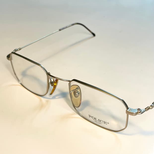 POLICE 이태리의 하우스 브랜드 폴리스 사의 빈티지 안경