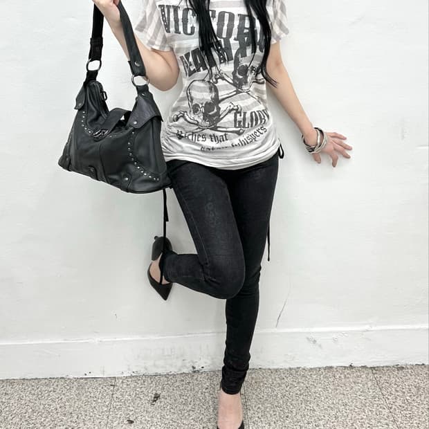 Stripe skull shirring detail short