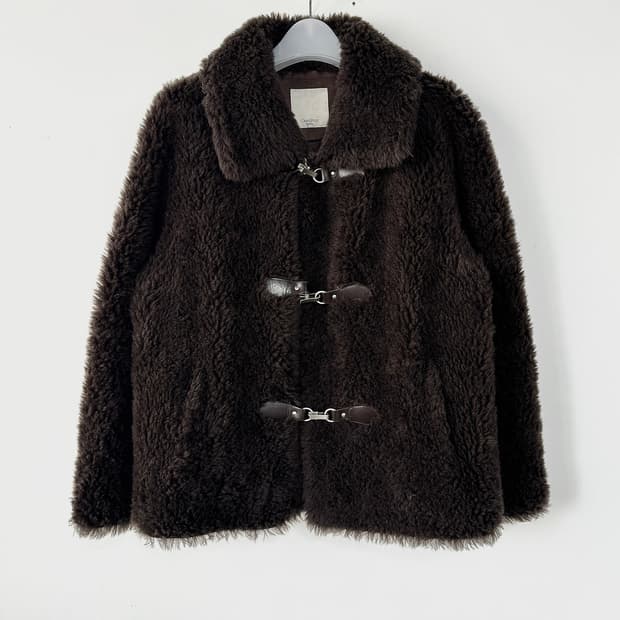 셀렙샵에디션 25 시어링 버클 하프 코트