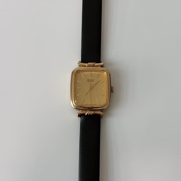 1980s Gold Square Ladies Quartz