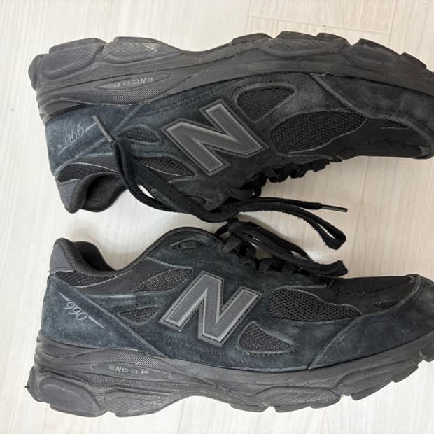 (265) 뉴발란스 990 v3 트리플블랙