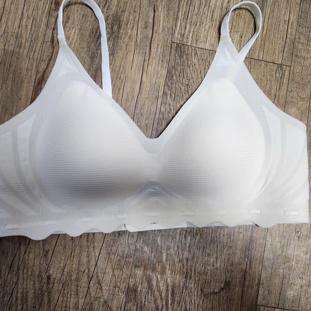 미사용 무봉제 여성 브라 XL(95)