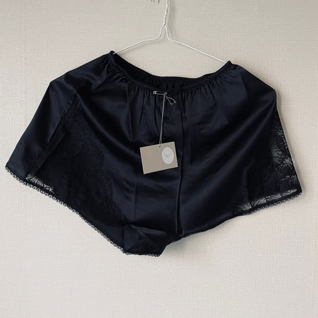 디올 블랙 레이스 슬립 팬츠 새상품