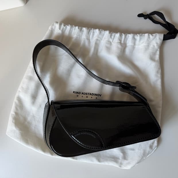 키코 코스타디노브 트리비아 백 유광