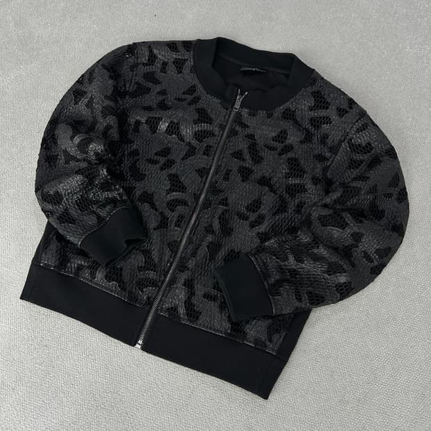 DKNY 가죽무늬 자켓 