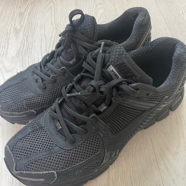 나이키 줌 보메로5 블랙 260