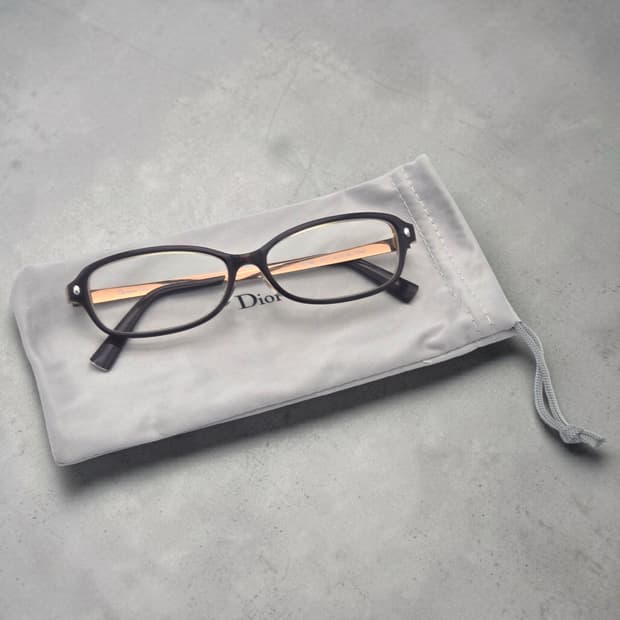 디올 딮브라운 안경