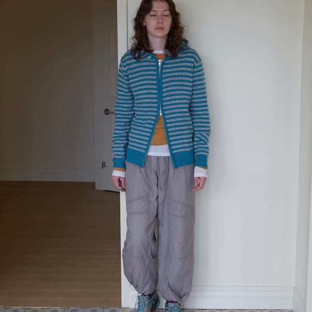 노컨텐츠 스트라이프 니트 집업