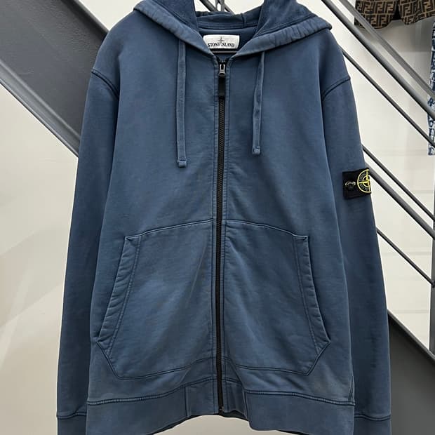스톤아일랜드 와펜 애쉬블루 후드집업