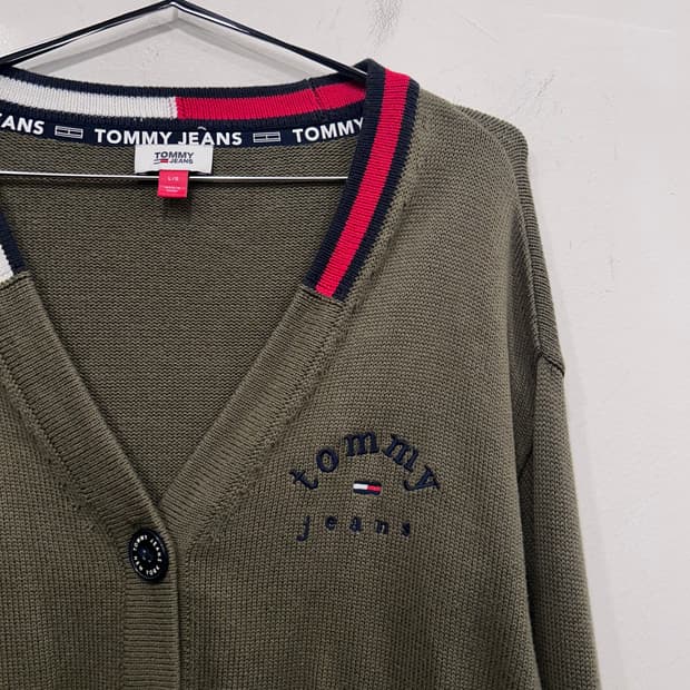 타미진스 빅버튼 크롭 브이넥 가디건