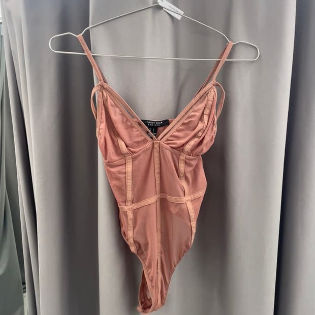 스킨피치 컬러 바디수트 