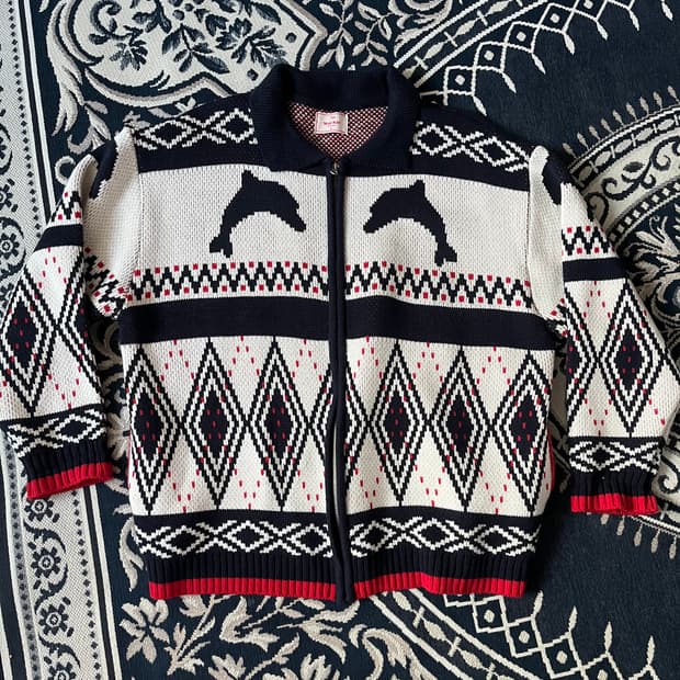 와이케이(WAIKEI) 돌핀 노르딕 집업 가디건