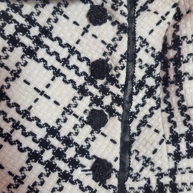 급처상태좋음!라인 샤넬느낌 테두리레이스 로즈단추 체크 공주자켓 레니본st