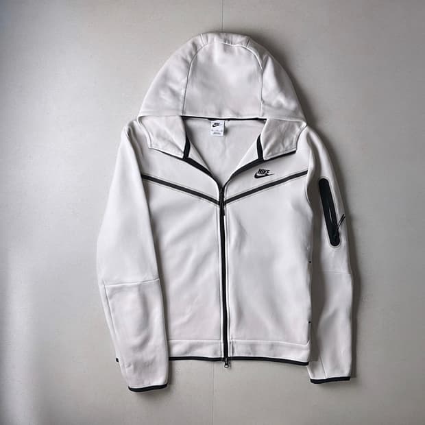 나이키 테크팩 화이트
