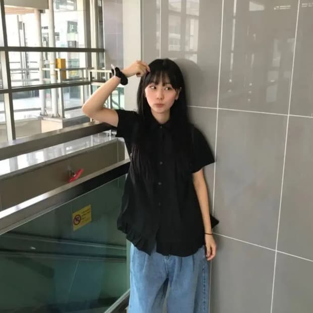 아워드로우 프릴 블라우스 블랙 