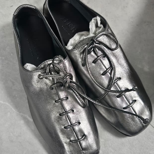 헤레우 HEREU 플레가다 메탈릭 로퍼 실버 37