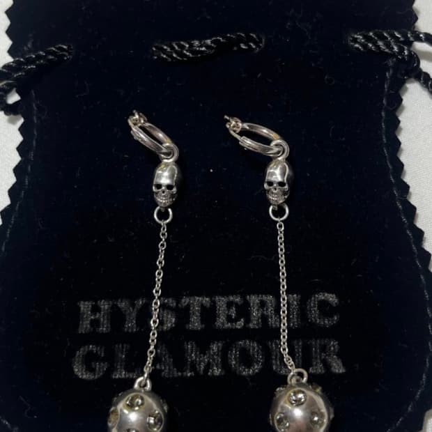 히스테릭 글래머 해골 볼 드롭 귀걸이
