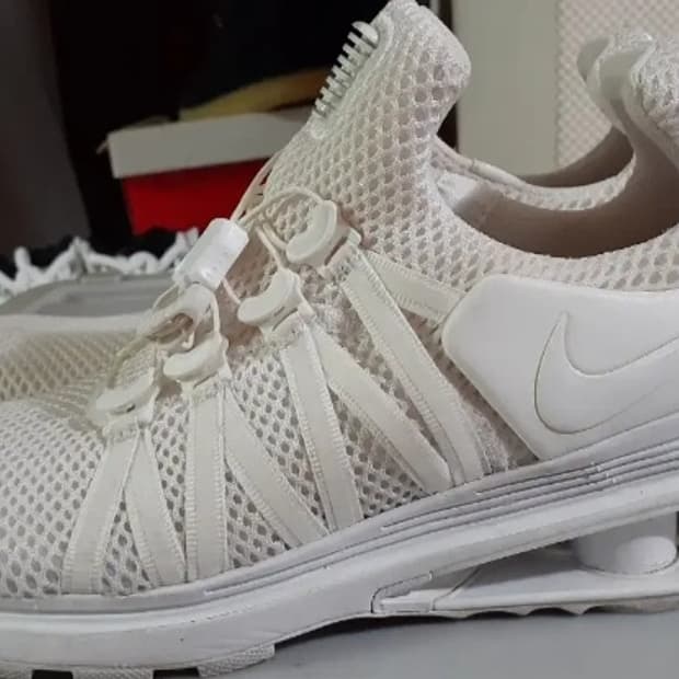 나이키 샥스 그래비티 올 화이트 240