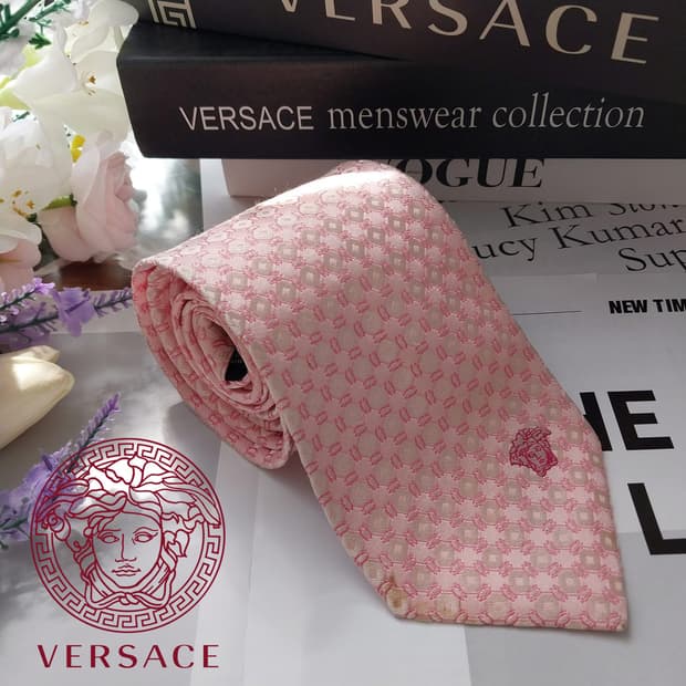 베르사체 실크 핑크 지오메트릭 넥타이 8.6cm B등급 K1014
