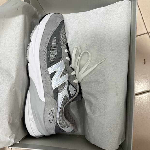 뉴발란스 990v6 그레이