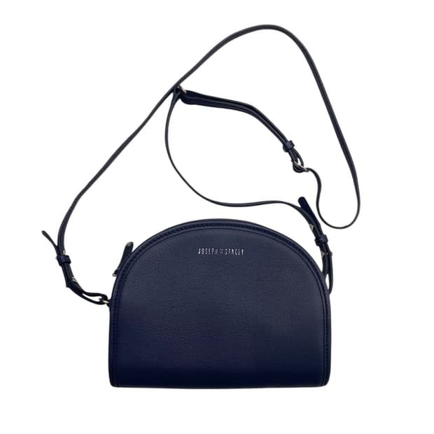 조셉앤스테이시 네이비 하프문 크로스백