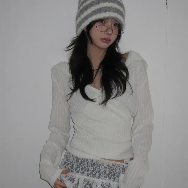 모디무드 쿠리린 랩 후드 니트 아이보리