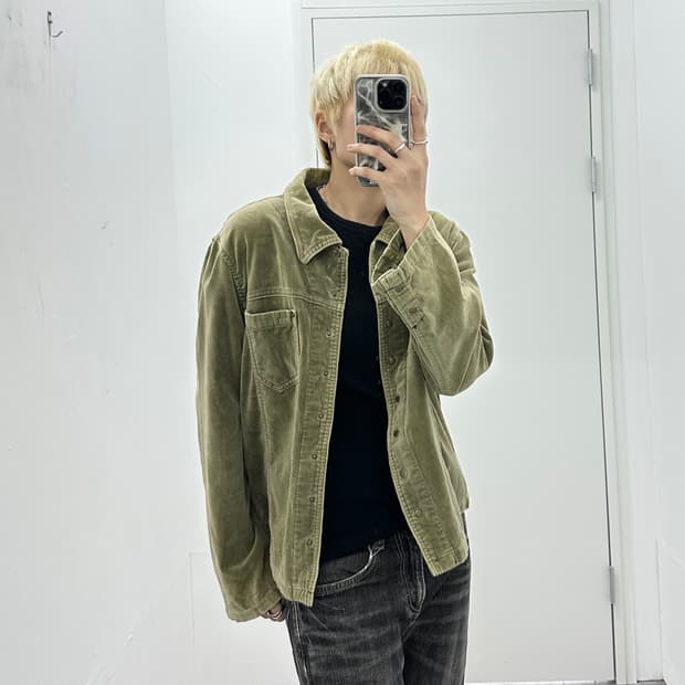 Corduroy buttoned crop jacket