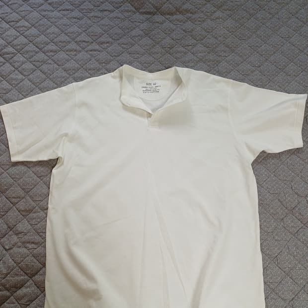 아웃스탠딩 헨리넥 티셔츠 42사이즈 (새상품)