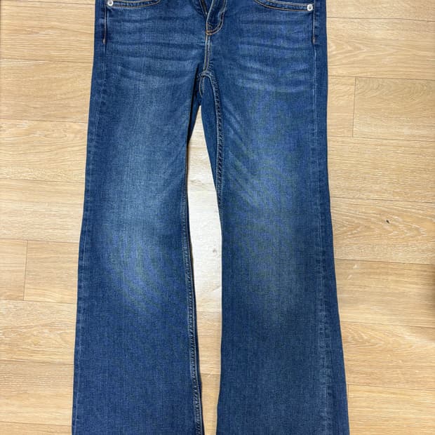 H&M 로우라이즈 로우웨스트 부츠컷 플레어진