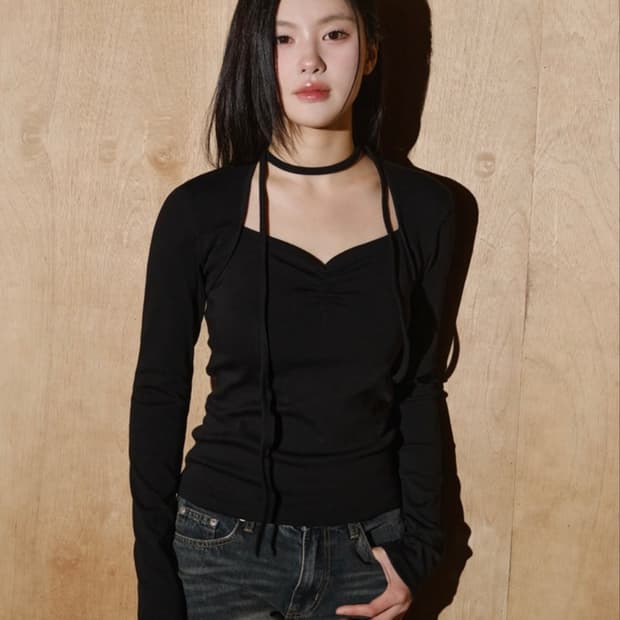 헬레네파리스 하트 넥 셔링 머플러 롱 슬리브 티 블랙