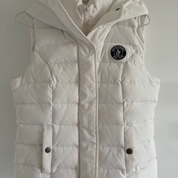 Abercrombie & Fitch 패딩 조끼 Puffer Vest