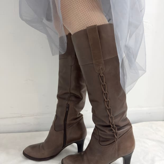 design leather vibram boots