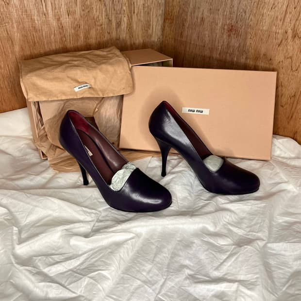 미우미우 바이올렛 레더 펌프스