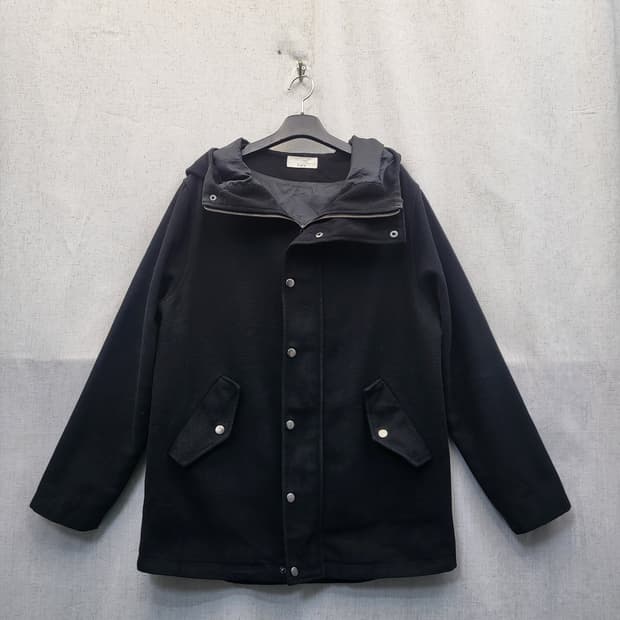 루이스 블랙 후드 코트