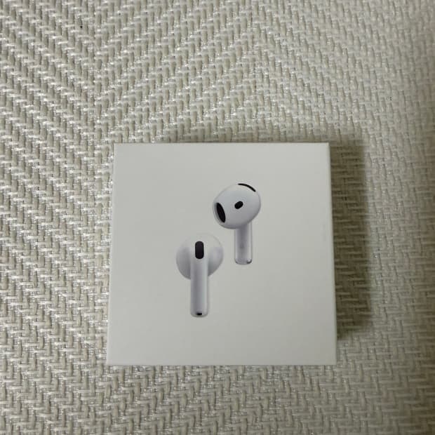 미개봉 에어팟4 노이즈캔슬링