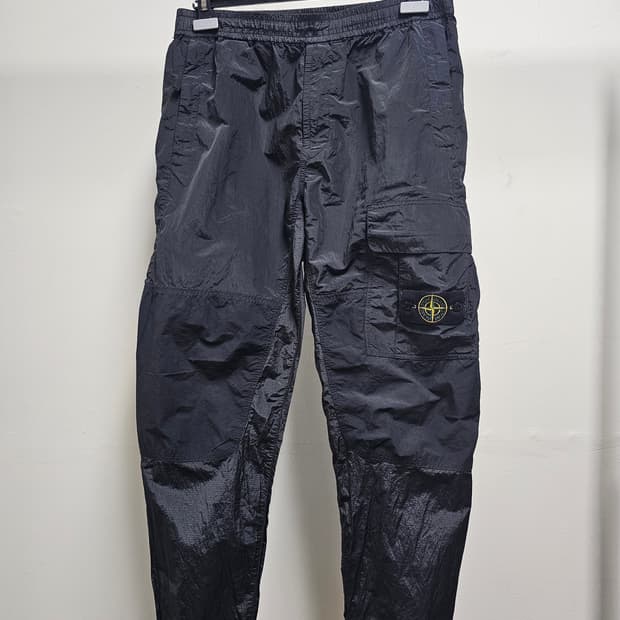 스톤아일랜드 나일론 메탈 조거 팬츠