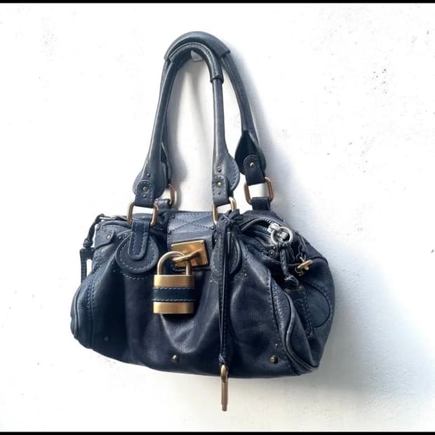 끌로에 패딩턴백 네이비 금장