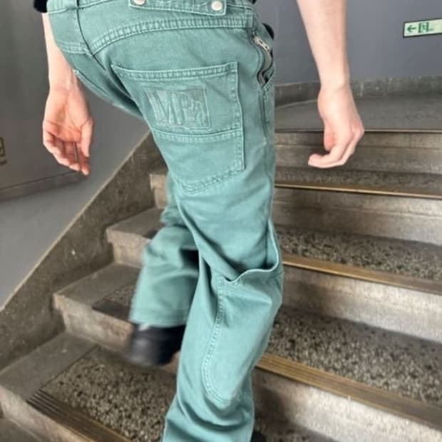 플라스틱 프로덕트 바지