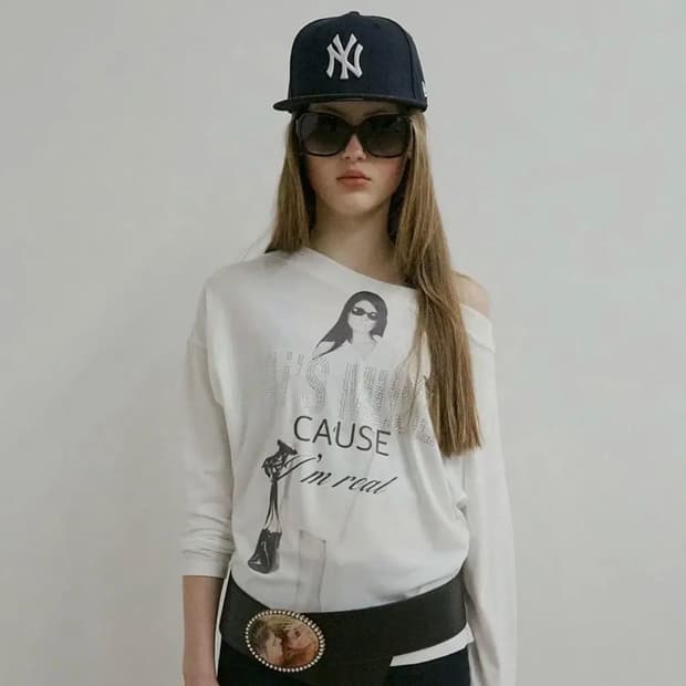 스컬프터 urban muse tee white 오프숄더 티