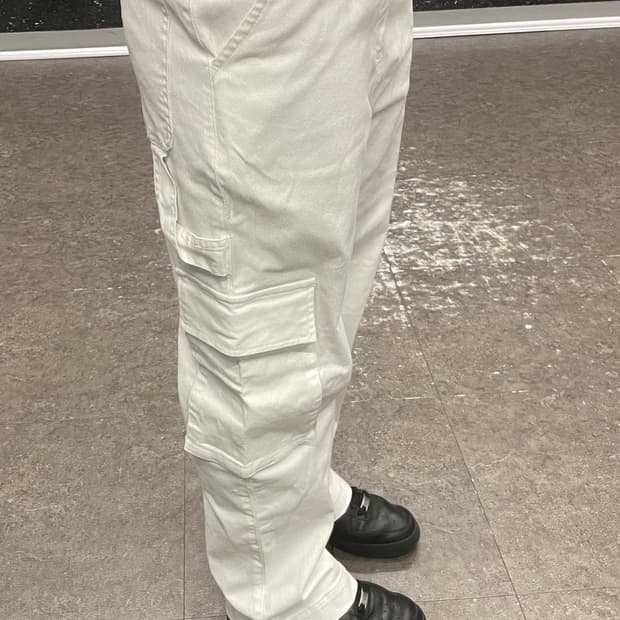 펀다멘탈리스트 화이트 카고 팬츠