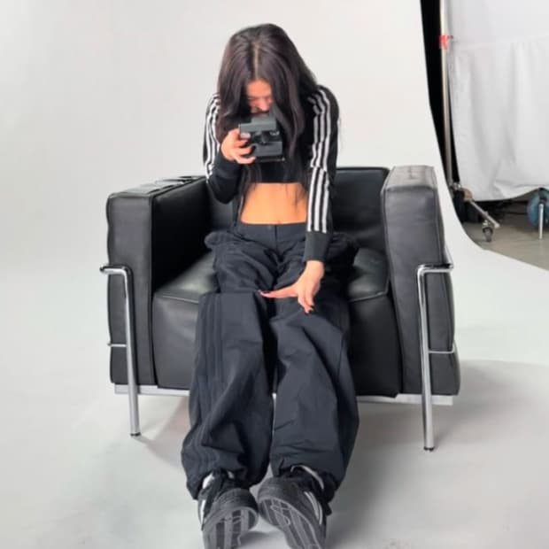 제니 아디다스 우븐 팬츠 JX8111