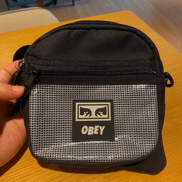 [OBEY] 오베이 스몰 메신저 백 OS